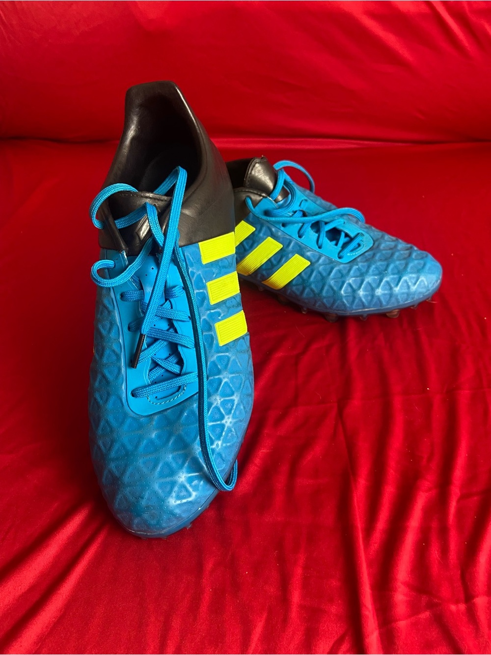 adidas Bright Blue Soccer Cleats with Neon Yellow Stripes men’s size 8